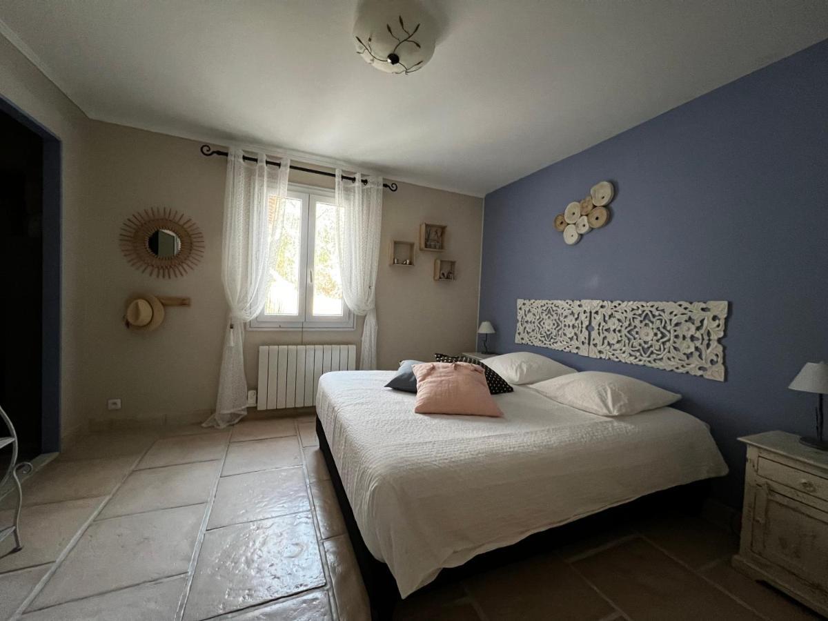 Villa Quinissole Sainte-Anastasie-sur-Issole Екстериор снимка