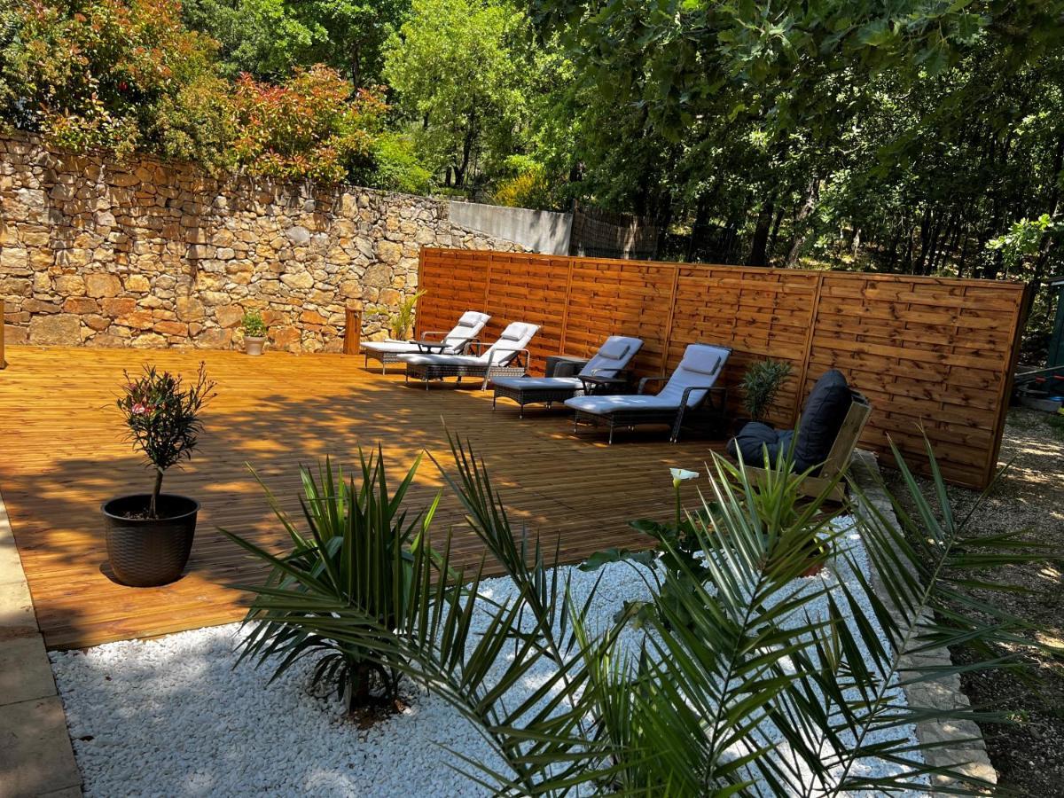 Villa Quinissole Sainte-Anastasie-sur-Issole Екстериор снимка
