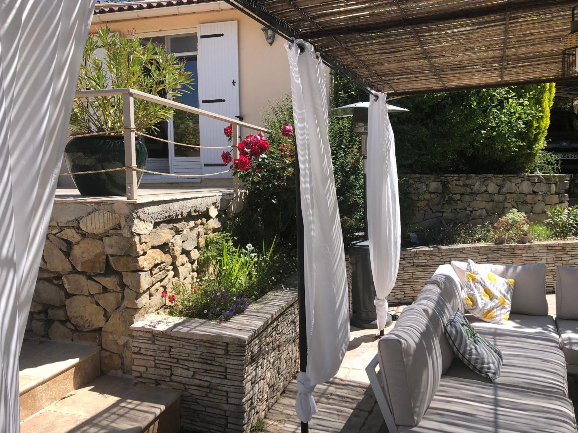 Villa Quinissole Sainte-Anastasie-sur-Issole Екстериор снимка