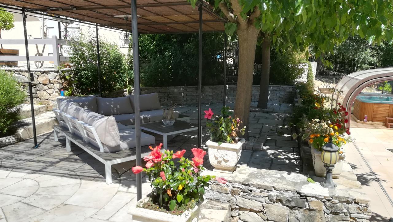 Villa Quinissole Sainte-Anastasie-sur-Issole Екстериор снимка